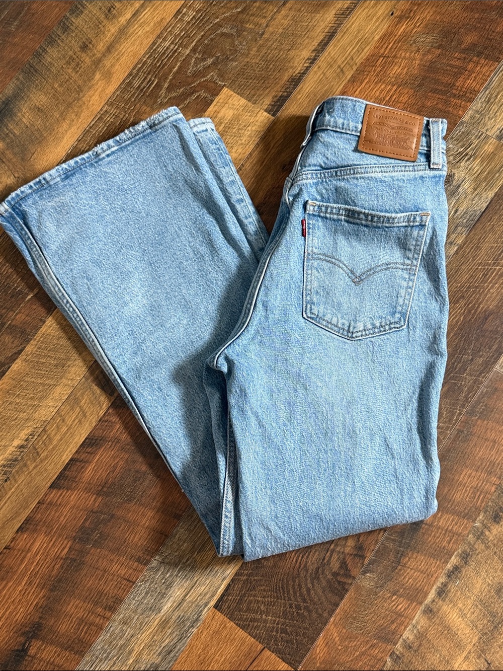 Levi’s Premium 70s High Flare Distressed Jeans Light Wash W25 L30